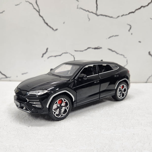 Lamborghini Urus Metal Diecast Car 1:24 (20x8 cm)