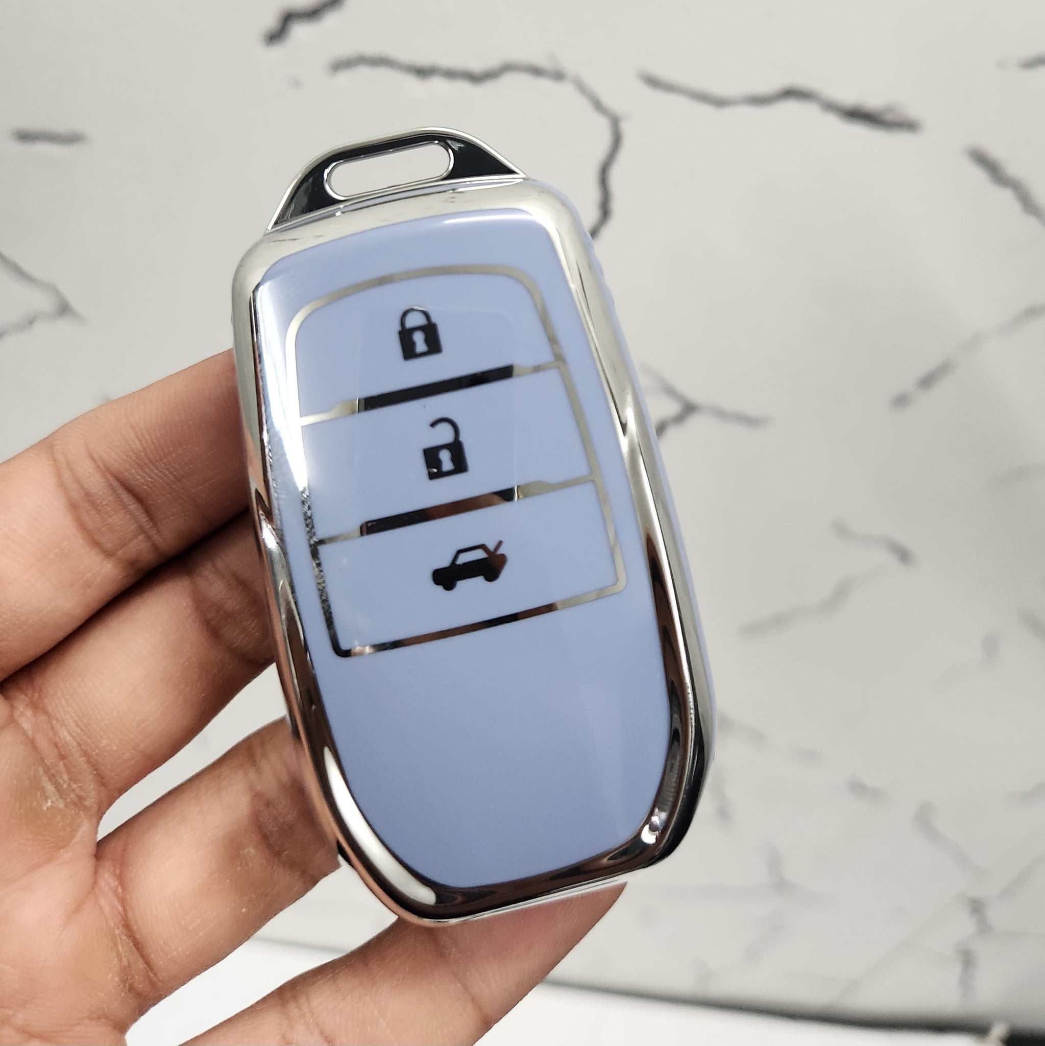 Fortuner 3 Button Key Premium Keycase – Kaarr