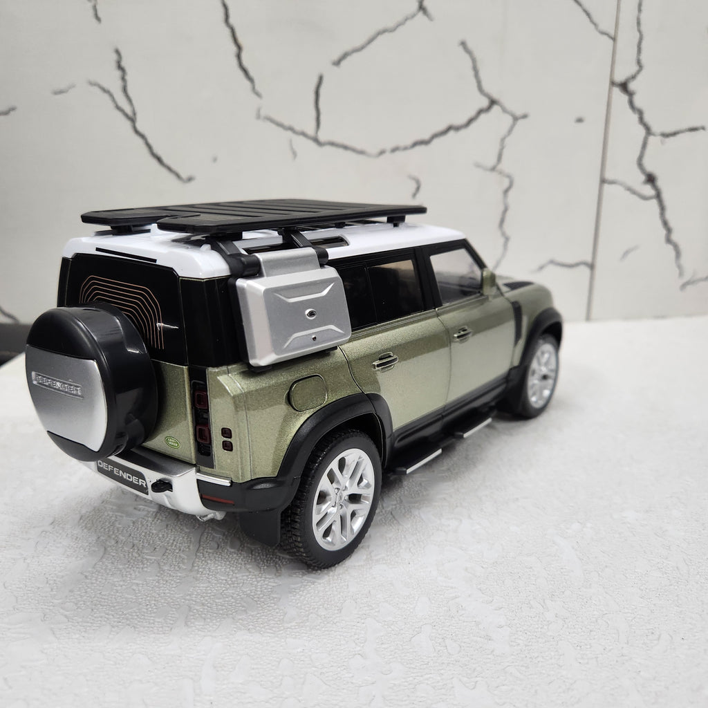 Defender 110 Green Metal Diecast Car 1:18 (28x11 cm)