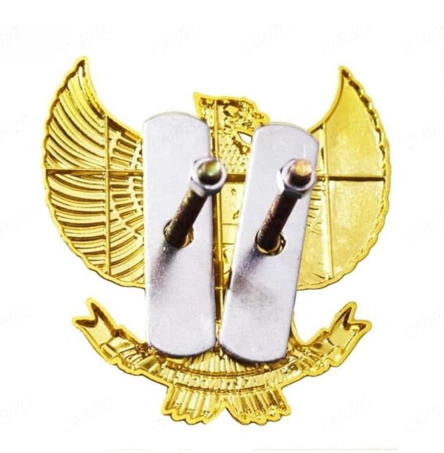 Eagle BTI Gold Grille Metal Emblem (8.5 x 8.5 cm)