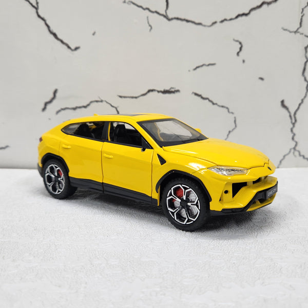 Lamborghini Urus Metal Diecast Car 1:24 (20x8 cm)