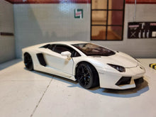 Load image into Gallery viewer, Lamborghini Aventador Coupe Licensed Welly 1:24 Diecast Scale Model