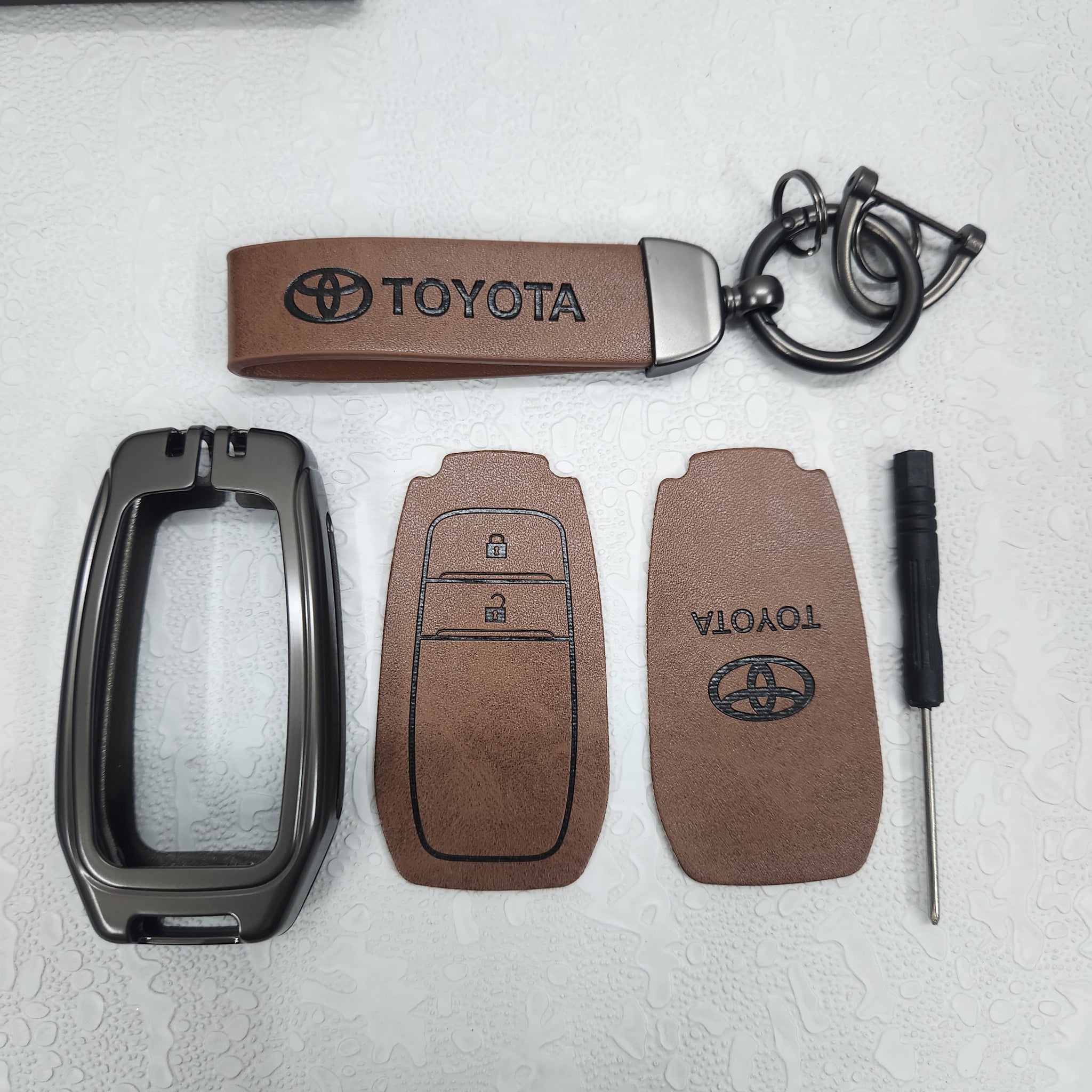 Innova Crysta New Key Metal Alloy Leather Keycase with Holder u0026 Rope C –  Kaarr