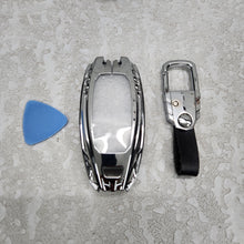 Load image into Gallery viewer, Hyundai Verna 3,4 Button Key Armour Metal Alloy Keycase with Holder &amp; Rope Chain